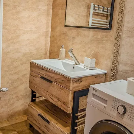 Hella Mamaia-nord Apartment *