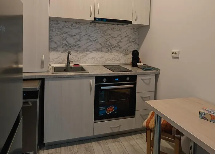 Hella Mamaia-nord Năvodari